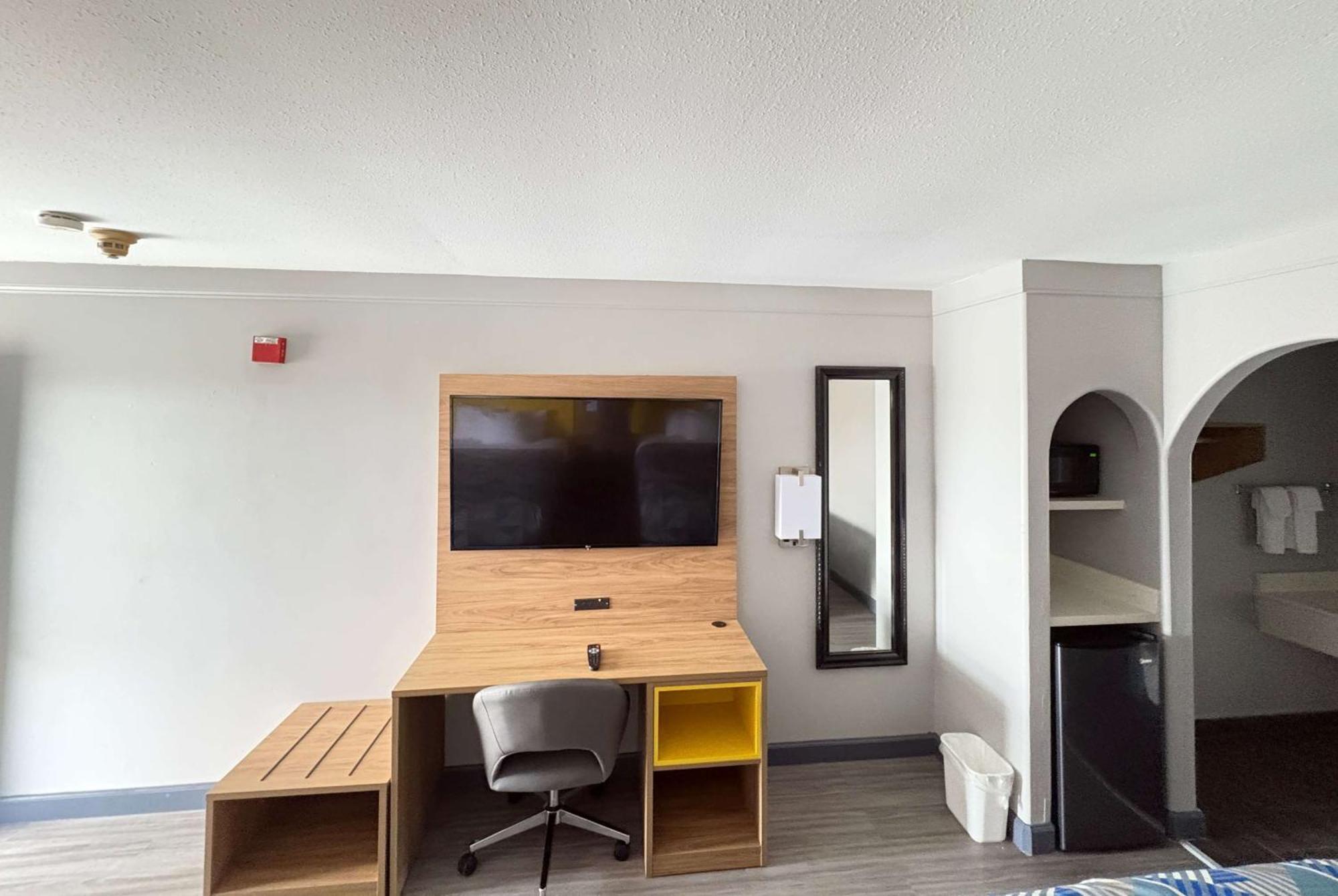 Days Inn By Wyndham Gonzales Buitenkant foto