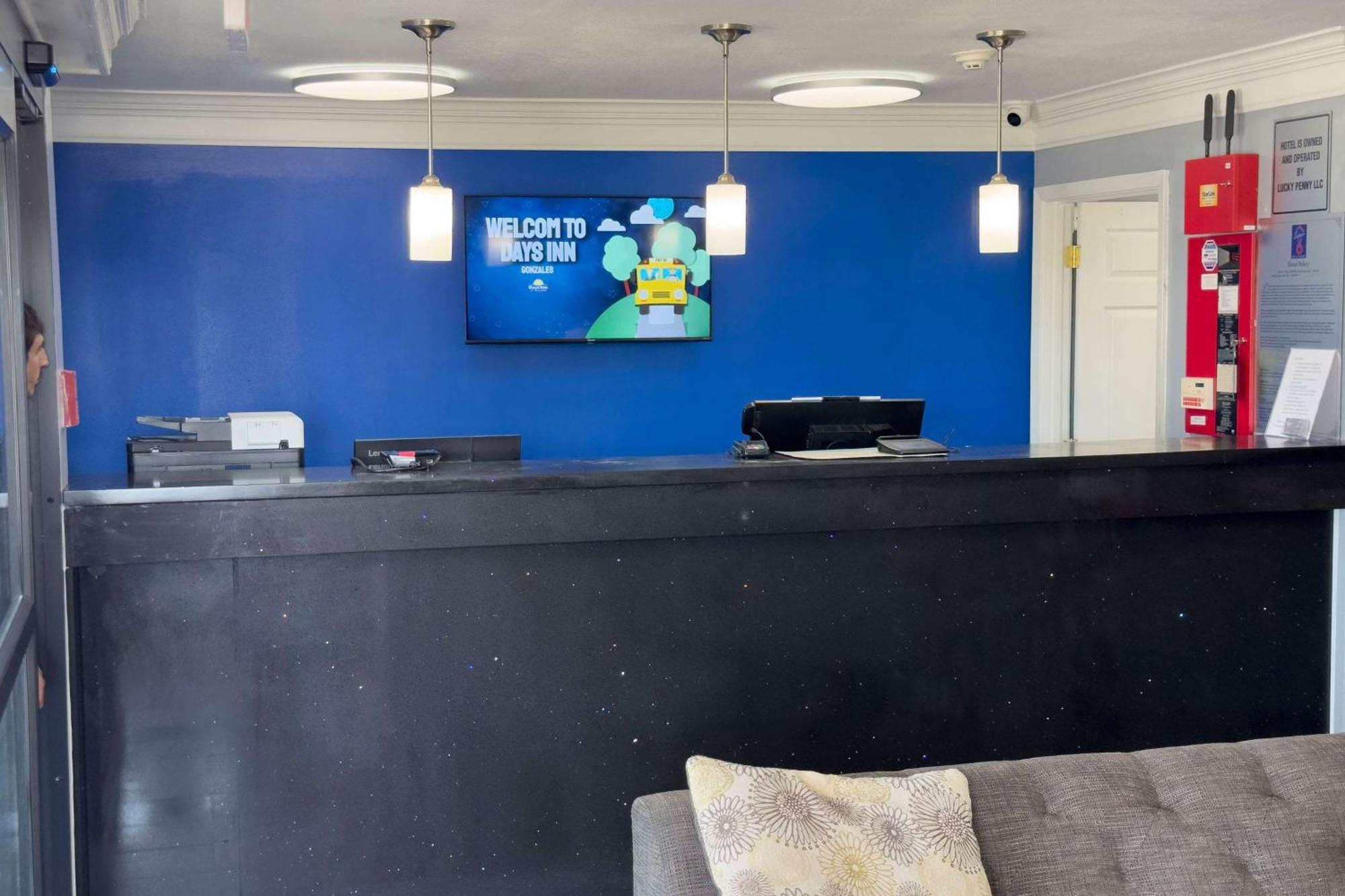 Days Inn By Wyndham Gonzales Buitenkant foto